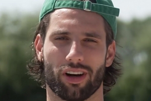 红军英超揭幕战将在明天凌晨打响,索博秀中文:go go go 出发咯 红军英超揭幕战将在明天凌晨打响,索博秀中文:go go go 出发咯