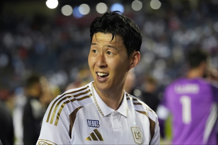 缘妙不可言...孙兴慜19岁时为汉堡进球,过掉的正是现任主教练 缘妙不可言...孙兴慜19岁时为汉堡进球,过掉的正是现任主教练