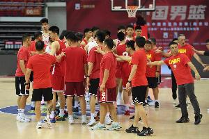 苏群:这仗中国队斗志外线防守满分进攻不及格 下半场攻联防不好 苏群:这仗中国队斗志外线防守满分进攻不及格 下半场攻联防不好