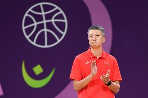 媒体人:新西兰每个位置都能扔三分 对中国男篮来说是全新的考验 媒体人:新西兰每个位置都能扔三分 对中国男篮来说是全新的考验