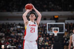 体坛周报:生死时刻连拿8分血染赛场 胡金秋真乃定海神针! 体坛周报:生死时刻连拿8分血染赛场 胡金秋真乃定海神针!