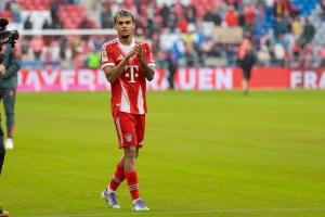 哈曼:利物浦在嘲笑拜仁,花那么多钱买个28岁的迪亚斯还给高薪 哈曼:利物浦在嘲笑拜仁,花那么多钱买个28岁的迪亚斯还给高薪