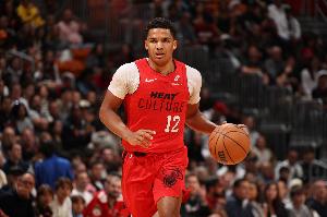 美记:凯-琼斯尚未与热火正式谈判 德鲁-史密斯有可能重返迈阿密 美记:凯-琼斯尚未与热火正式谈判 德鲁-史密斯有可能重返迈阿密