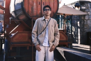 潮男出没！陆文博晒个人帅照：阳光正好🌞