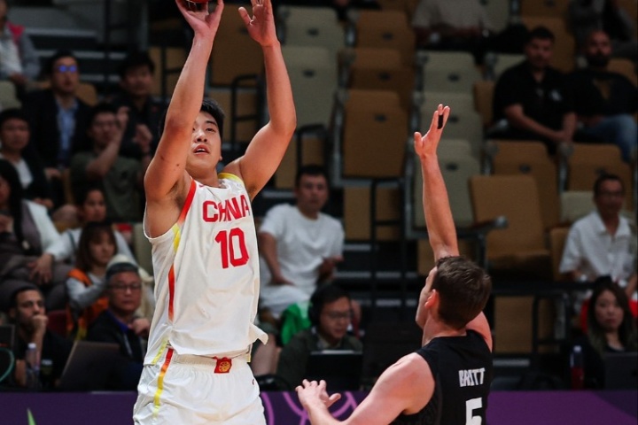 表现依然火热!王俊杰活力十足 10中6高效拿下全队第2高的14分! 表现依然火热!王俊杰活力十足 10中6高效拿下全队第2高的14分!