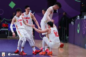 媒体人:区域防守都怕质量高的转移球 中国队后卫线反应一定要快 媒体人:区域防守都怕质量高的转移球 中国队后卫线反应一定要快