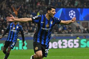 伊朗记者:伊朗前主帅奎罗斯向富勒姆主帅席尔瓦推荐前锋塔雷米 伊朗记者:伊朗前主帅奎罗斯向富勒姆主帅席尔瓦推荐前锋塔雷米