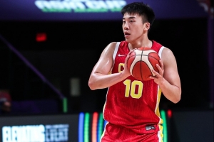 周琦:有王俊杰这样的球员在场 会让后卫&五号位突破变得简单很多 周琦:有王俊杰这样的球员在场 会让后卫&五号位突破变得简单很多