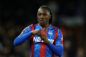 记者:热刺对埃泽加盟持乐观态度,准备支付与库杜斯类似转会费 记者:热刺对埃泽加盟持乐观态度,准备支付与库杜斯类似转会费