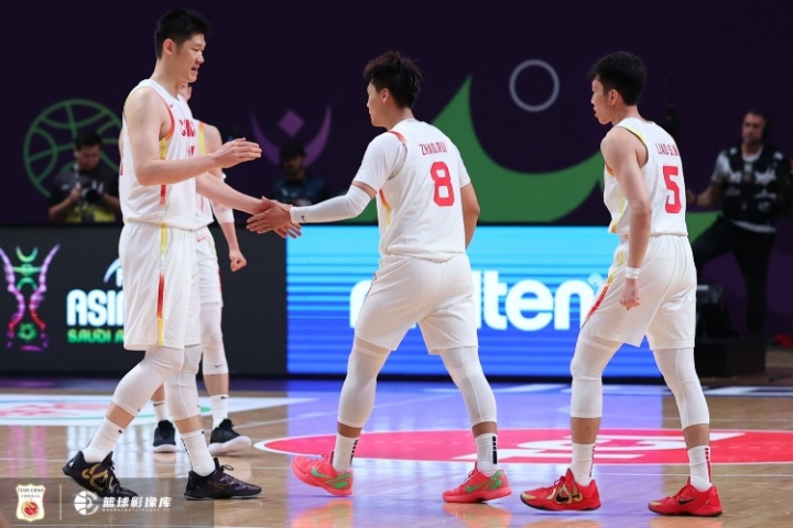 年轻人冲!这支中国男篮只有赵睿打过洲际大赛决赛 18年亚运夺金 年轻人冲!这支中国男篮只有赵睿打过洲际大赛决赛 18年亚运夺金