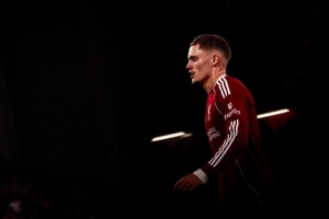 英超初体验!维尔茨社媒晒照纪念利物浦主场英超首秀 英超初体验!维尔茨社媒晒照纪念利物浦主场英超首秀