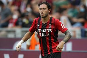 斯基拉:卡拉布里亚将免签加盟帕纳辛纳科斯,签约至2028年 斯基拉:卡拉布里亚将免签加盟帕纳辛纳科斯,签约至2028年