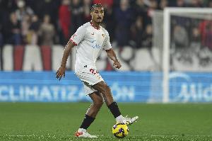 阿斯:塞维利亚争分夺秒注册球员,卖巴代和胡安卢能筹集5000万欧 阿斯:塞维利亚争分夺秒注册球员,卖巴代和胡安卢能筹集5000万欧