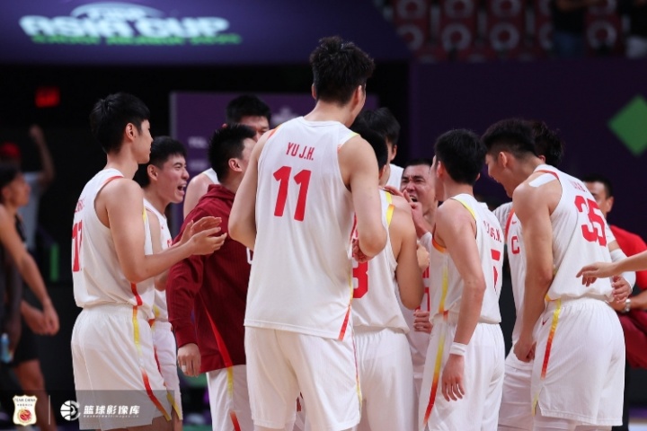 准得有点陌生🤣中国男篮三分命中率41.2%赛会第一 小组赛43.8% 准得有点陌生🤣中国男篮三分命中率41.2%赛会第一 小组赛43.8%