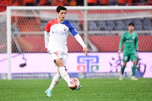 沪媒:申花暂遭反超承受更多压力,特谢拉停赛高天意被委以重任 沪媒:申花暂遭反超承受更多压力,特谢拉停赛高天意被委以重任