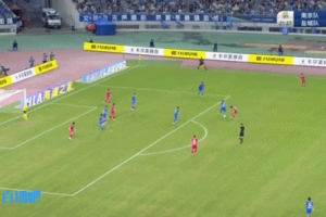 麦麦提江果断判罚点球!盐城队球员禁区倒地造点,胡书铭点射破门 麦麦提江果断判罚点球!盐城队球员禁区倒地造点,胡书铭点射破门