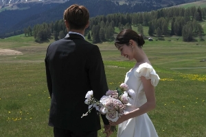 恋情公开!日本国脚佐野海舟与模特结婚,此前球员曾深陷性侵丑闻 恋情公开!日本国脚佐野海舟与模特结婚,此前球员曾深陷性侵丑闻