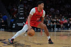 名记:德鲁-史密斯预计会在热火扮演重要角色 担任球队的2号控卫 名记:德鲁-史密斯预计会在热火扮演重要角色 担任球队的2号控卫