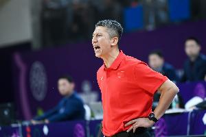 齐鲁晚报:饱含信任与担当,郭士强才是中国男篮的“绝对核心” 齐鲁晚报:饱含信任与担当,郭士强才是中国男篮的“绝对核心”