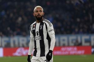 莫雷托:道格拉斯-路易斯距离森林越来越近,他将永久转会加盟 莫雷托:道格拉斯-路易斯距离森林越来越近,他将永久转会加盟