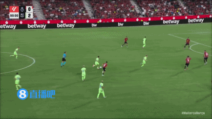 我的我的😅拉什福德补时突破脚下拌蒜,人过球不过尴尬丢球 我的我的😅拉什福德补时突破脚下拌蒜,人过球不过尴尬丢球