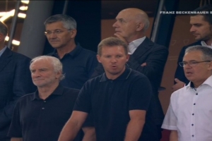 德超杯决赛拜仁vs斯图加特,德国国家队主帅纳格尔斯曼现场观战 德超杯决赛拜仁vs斯图加特,德国国家队主帅纳格尔斯曼现场观战