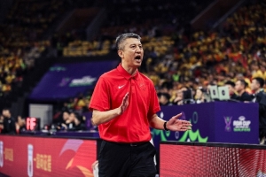 苏群:这支中国男篮的进攻是最近很多年来的最强 真得感谢郭士强 苏群:这支中国男篮的进攻是最近很多年来的最强 真得感谢郭士强