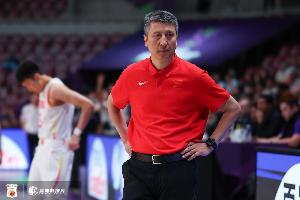 FIBA官方:中国挑战澳洲“不败神话” 谁能捧起亚洲杯冠军奖杯? FIBA官方:中国挑战澳洲“不败神话” 谁能捧起亚洲杯冠军奖杯?