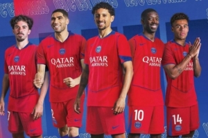 巴黎发布新赛季第三球衣:重新诠释21世纪初耐克经典设计 巴黎发布新赛季第三球衣:重新诠释21世纪初耐克经典设计