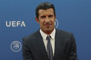 菲戈巧妙回应:皇马巴萨哪家球衣更适合我?这取决于剪裁风格 菲戈巧妙回应:皇马巴萨哪家球衣更适合我?这取决于剪裁风格