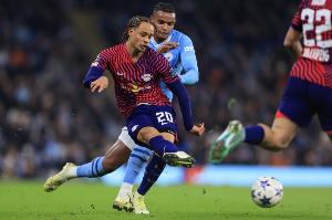 认准蓝军了!罗马诺:哈维-西蒙斯仍在等待切尔西 认准蓝军了!罗马诺:哈维-西蒙斯仍在等待切尔西