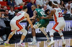 斯特鲁斯:我是罗斯的球迷 我也从巴特勒的身上学到很多 斯特鲁斯:我是罗斯的球迷 我也从巴特勒的身上学到很多