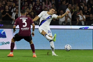 斯基拉:若有2000万欧左右报价国米可能出售帕瓦尔,球员想留欧洲 斯基拉:若有2000万欧左右报价国米可能出售帕瓦尔,球员想留欧洲