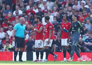 曼联vs枪手争议判罚:卡拉破门 姆贝莫肘击&库尼亚禁区倒地无判罚 曼联vs枪手争议判罚:卡拉破门 姆贝莫肘击&库尼亚禁区倒地无判罚