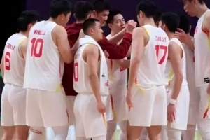 中国男篮亚军:有憾但无悔,无可挑剔地燃到最后 中国男篮亚军:有憾但无悔,无可挑剔地燃到最后