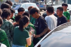 博主:国安表现重回正轨,今日训练张稀哲、张玉宁等球员受热捧 博主:国安表现重回正轨,今日训练张稀哲、张玉宁等球员受热捧