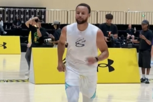 有好好练中文!库里中国行第一件事就是训练 “一二三”字正腔圆 有好好练中文!库里中国行第一件事就是训练 “一二三”字正腔圆