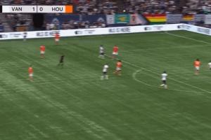 爆杆破门可惜越位!穆勒首秀登场3分钟便破门,但是队友越位在先 爆杆破门可惜越位!穆勒首秀登场3分钟便破门,但是队友越位在先