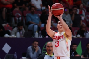 开局状态火热!胡明轩首节替补4分钟2投全中&4罚全中拿9分2板1帽 开局状态火热!胡明轩首节替补4分钟2投全中&4罚全中拿9分2板1帽