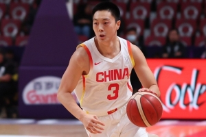 体坛周报:一分惜败澳大利亚摘银!中国男篮在遗憾中昂首离开 体坛周报:一分惜败澳大利亚摘银!中国男篮在遗憾中昂首离开