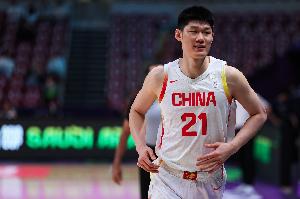 曾令旭:怎么解说一直强调胡金秋矮啊?杨瀚森效果都不见得这么好 曾令旭:怎么解说一直强调胡金秋矮啊?杨瀚森效果都不见得这么好