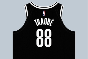 记者:篮网19号秀特拉奥雷将球衣号码从19改为88 队史首个88号 记者:篮网19号秀特拉奥雷将球衣号码从19改为88 队史首个88号