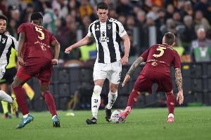 莫雷托：米兰前锋引援首选DV9、霍伊伦和杰克逊，恩博洛也是目标