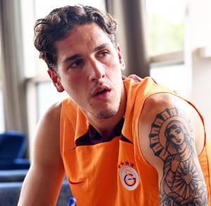 意媒:乌迪内斯希望租借扎尼奥洛,球员的高薪是一大阻碍 意媒:乌迪内斯希望租借扎尼奥洛,球员的高薪是一大阻碍