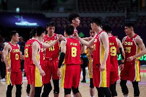 媒体人:感谢中国男篮&郭士强指导的坚持 把看球的快乐带回给我们 媒体人:感谢中国男篮&郭士强指导的坚持 把看球的快乐带回给我们