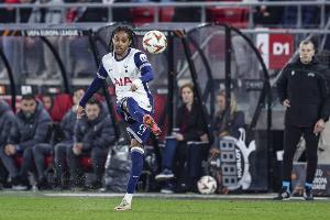 官方：热刺与25岁后卫斯宾塞续签长期合同，他已为球队出战43次