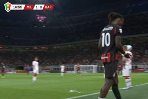 赛季开头不顺!莱奥进球后第17分钟伤退,S-希门尼斯登场 赛季开头不顺!莱奥进球后第17分钟伤退,S-希门尼斯登场