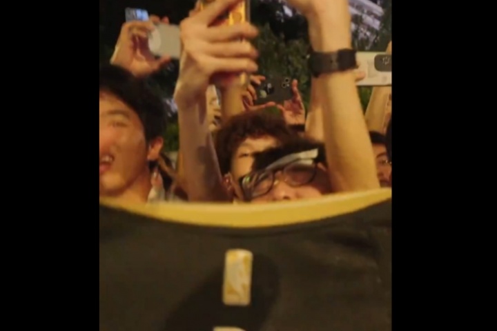 库里发推开启中国行：刚刚抵达中国 中国球迷的热情无可比拟！