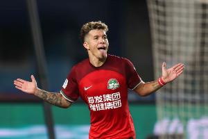 纳萨里奥赛前称赞王国明:非常稳健,本可以在国家队得到更多机会 纳萨里奥赛前称赞王国明:非常稳健,本可以在国家队得到更多机会