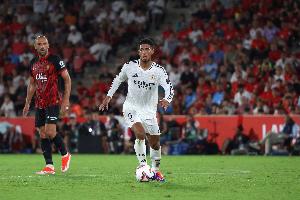 皇马媒体:目前贝林厄姆恢复情况良好,预计将在十月中旬左右复出 皇马媒体:目前贝林厄姆恢复情况良好,预计将在十月中旬左右复出